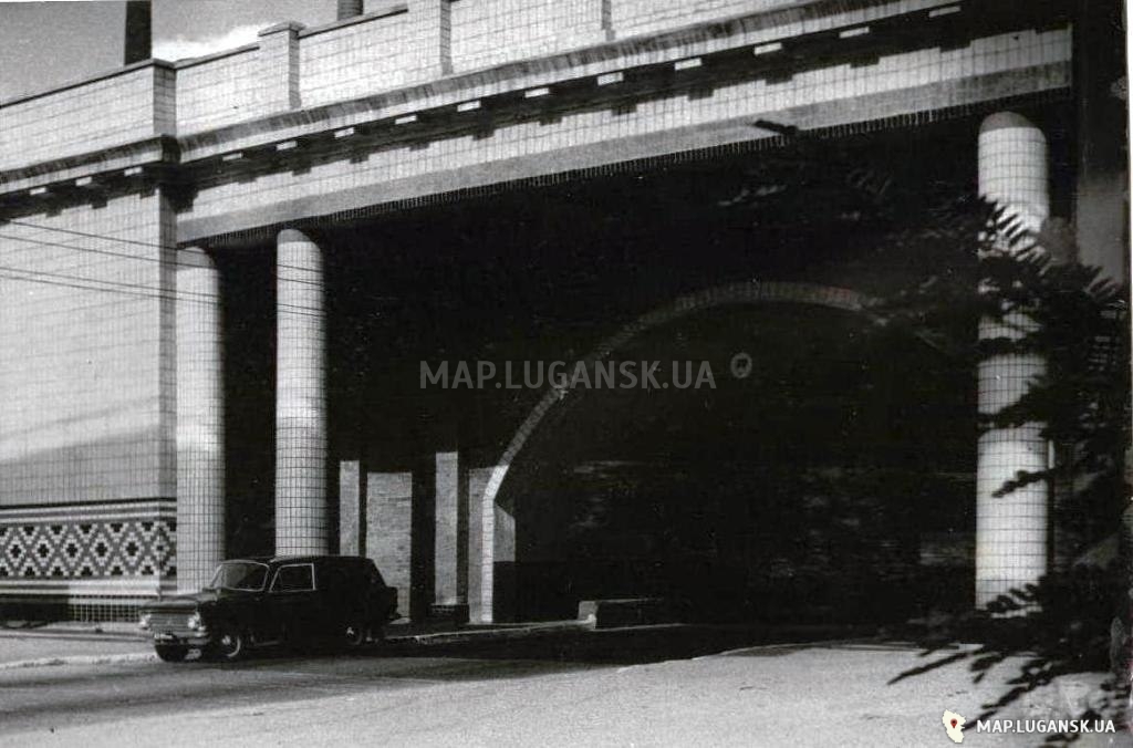 Въезд в тоннель со стороны города, предположительно1972 год, История, Любительские, Черно-белые, Лето