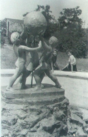 Скульптура в парке 1 мая, История, Любительские, Черно-белые, Достопримечательности, Знаки