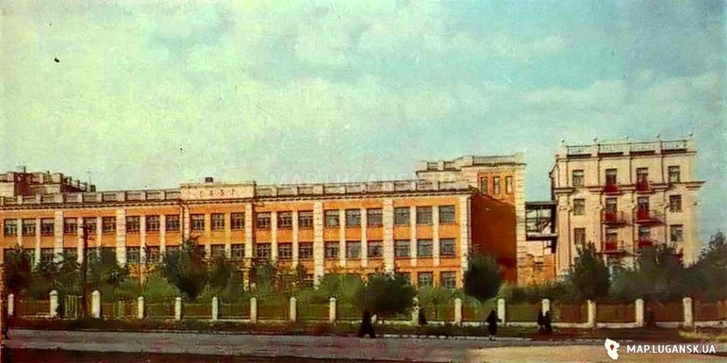 Педагогическое училище, позже школа №6 на пл. Ленина. Здание не сохранилось, История, День, Цветные