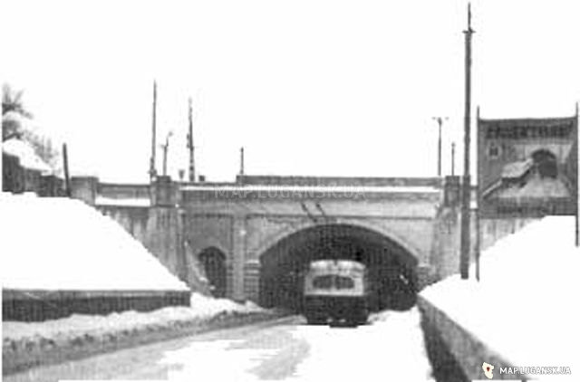 Троллейбусный тоннель - уникальная достопримечательность города., предположительно1960 год, История, Черно-белые, Достопримечательности