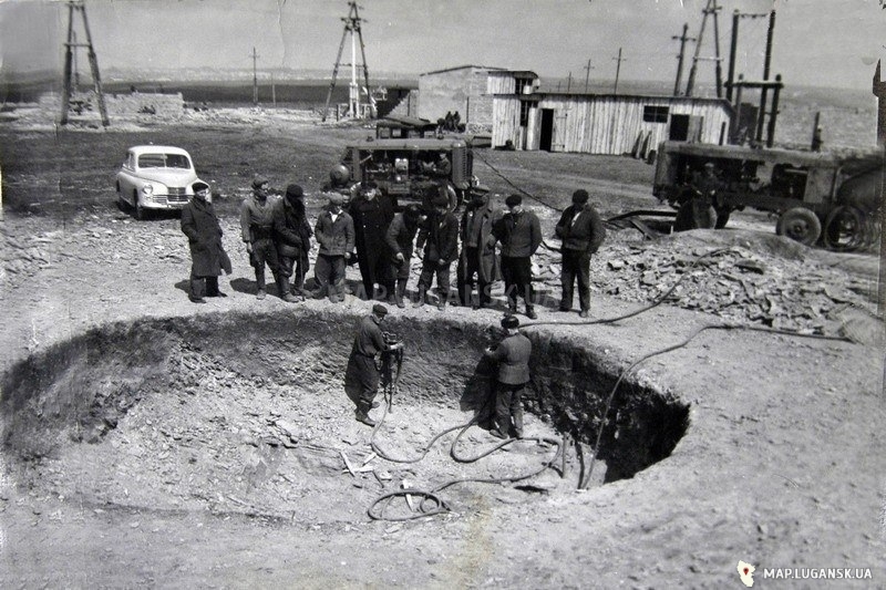 Закладка ствола шахты «Новопавловская», 1953 год, История, Черно-белые