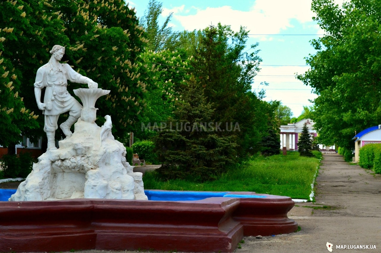 Памятники Красного Луча, предположительно2012 год, Современные, Профессиональные, Достопримечательности, Весна, День, Солнечно, Цветные