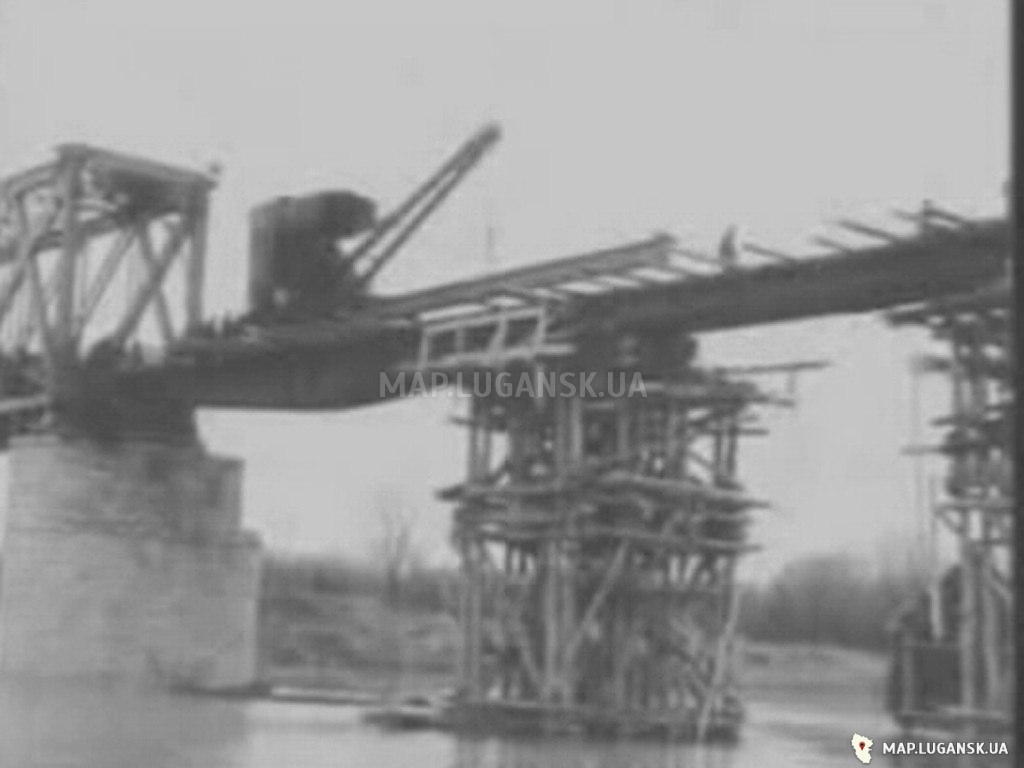 Восстановление моста через Северский Донец (на треугольнике), 1943 год, История, Черно-белые, Строительство