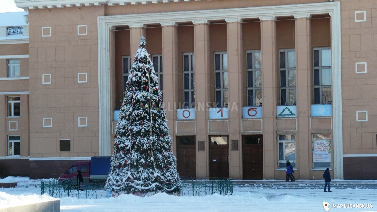 Городская елка, 2016 год, Современные, Профессиональные, Зима, День, Снег, Цветные