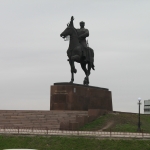Памятник Клименту Ворошилову, Современные, Достопримечательности, Цветные