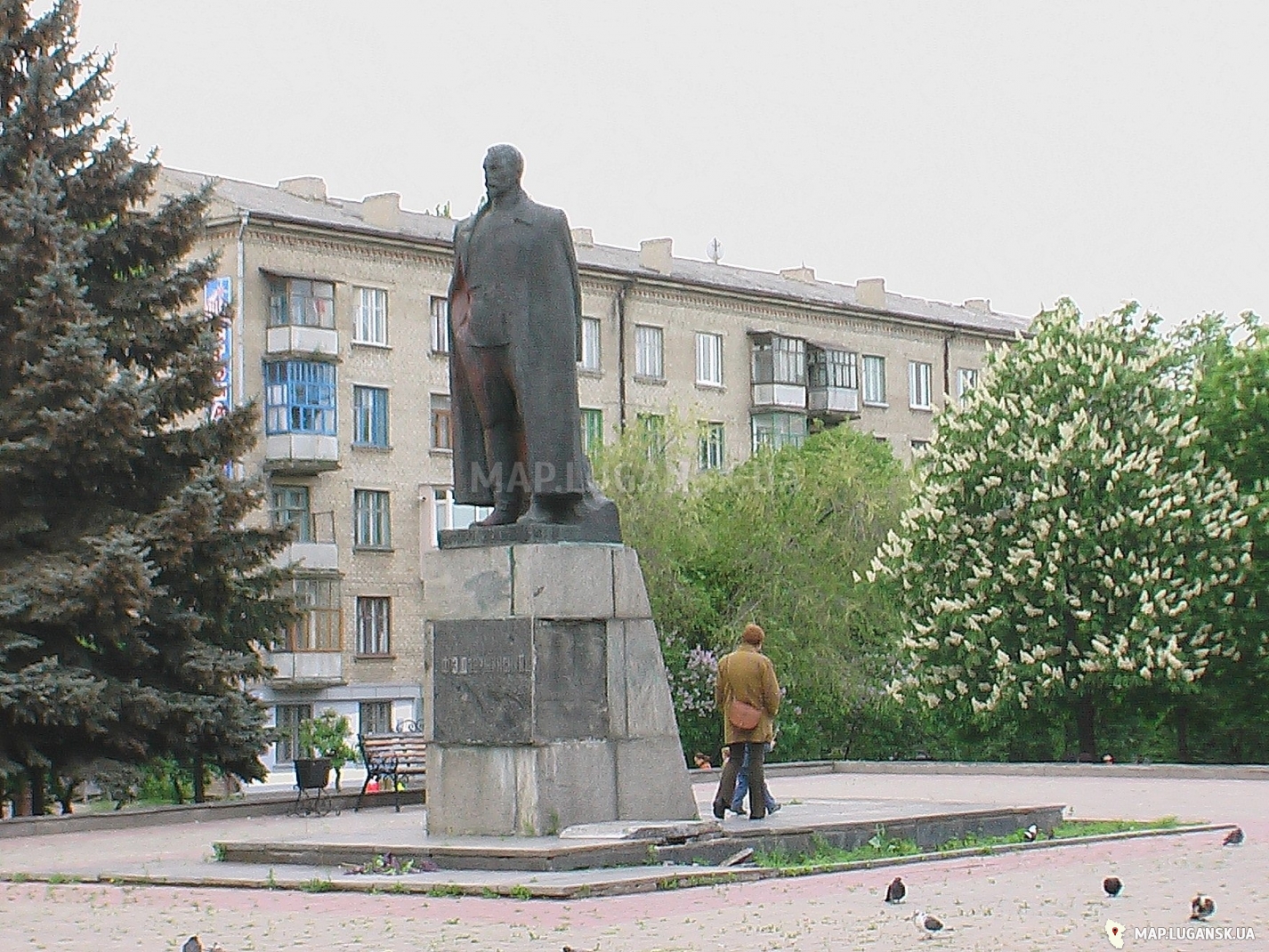Памятник Феликсу Дзержинскому , Современные, Достопримечательности, Цветные