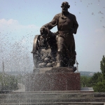 Памятник Литейщику, Современные, Достопримечательности, Цветные