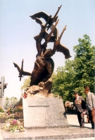 Могила неизвестного солдата (памятник Журавли)