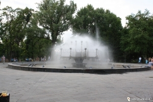 Сквер имени Героев Молодой Гвардии (бывший 30-летия ВЛКСМ)