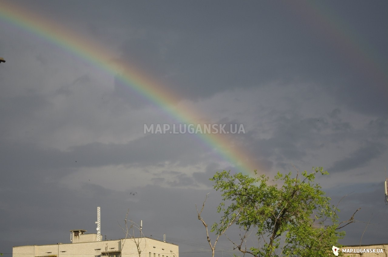 Луганск, 21 мая 2016 год, Весна, Пасмурно, Дождь, Радуга