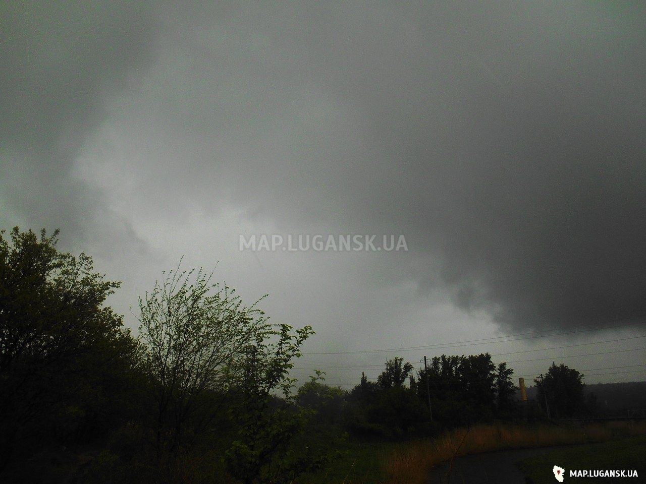 Луганск, 4 мая 2015 год, Весна, День, Пасмурно, Дождь