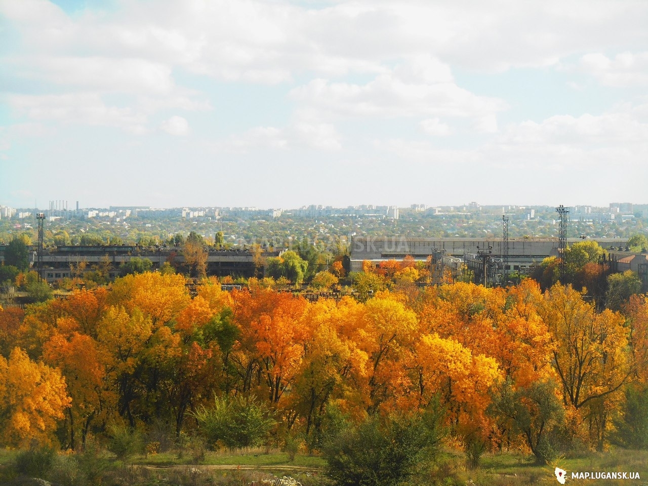 Луганск, 4 октября 2016 год, Осень, Солнечно, Облака