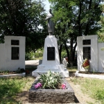Перевальск, памятник погибшим в ВОВ 1941-1945, Современные, Любительские
