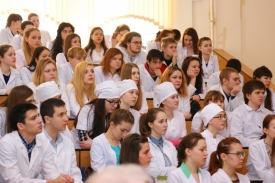 Более 500 студентов луганского медицинского университета направили на работу в медучреждения ЛНР.