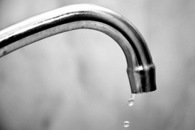 Из-за аварии сокращена подача воды в 9 городах ЛНР.