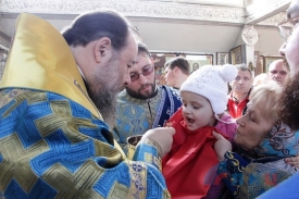 Митрополит Митрофан возглавил праздничную службу в луганском храме Благовещения.