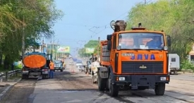 Специалисты «ЭЛУА» за неделю отремонтировали в Луганске 1,5 тыс. кв. м. дорог.